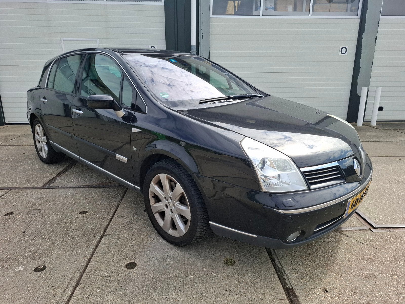 Renault Vel Satis 2.0 16V Turbo Automaat Export of Handel, Auto's, Renault, 1998 cc, 4 cilinders, Zwart, 170 pk