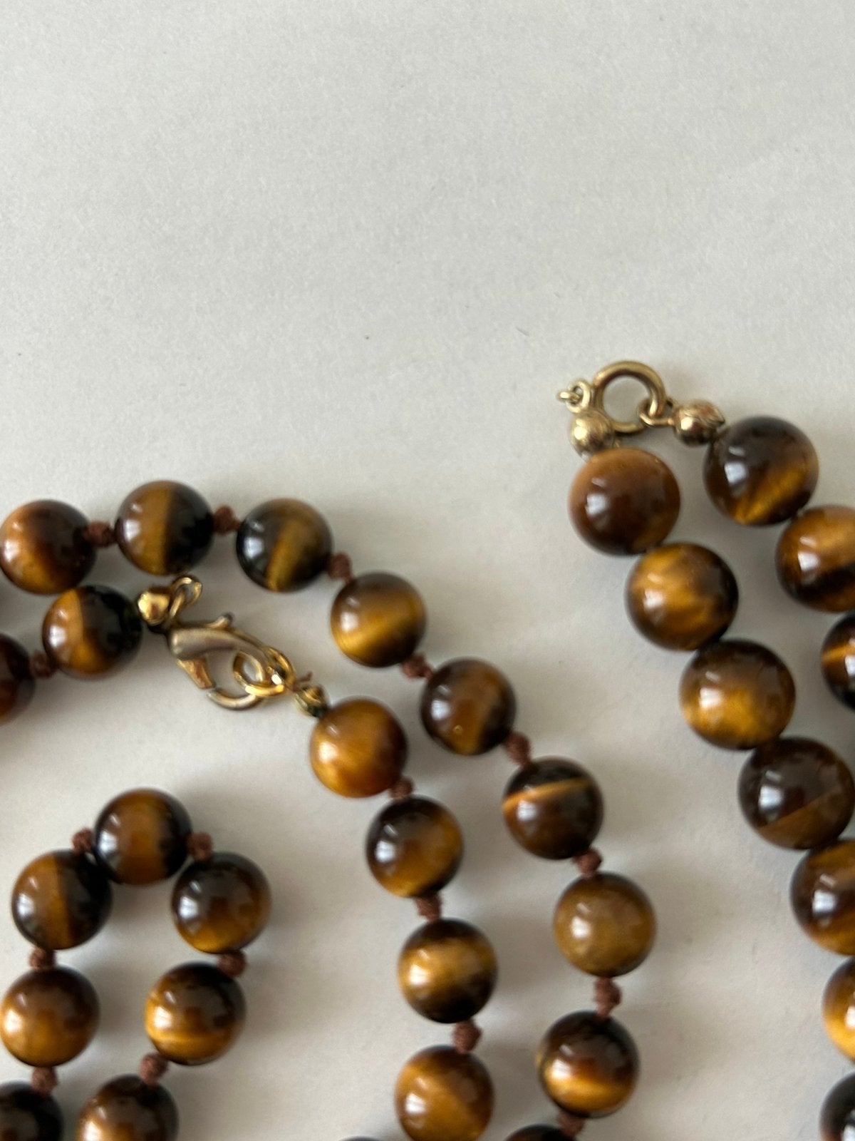 Geknoopte ketting en een armband tijgeroog kwarts-steen, Sieraden, Tassen en Uiterlijk, Kettingen, Zo goed als nieuw, Steen of Mineraal