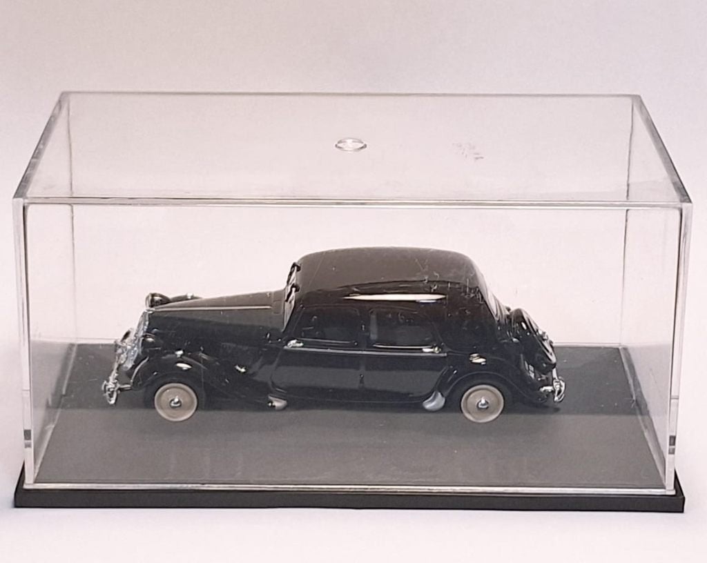 Citroën Traction Universal Hobbies, Ophalen of Verzenden, Zo goed als nieuw, Auto, Universal Hobbies