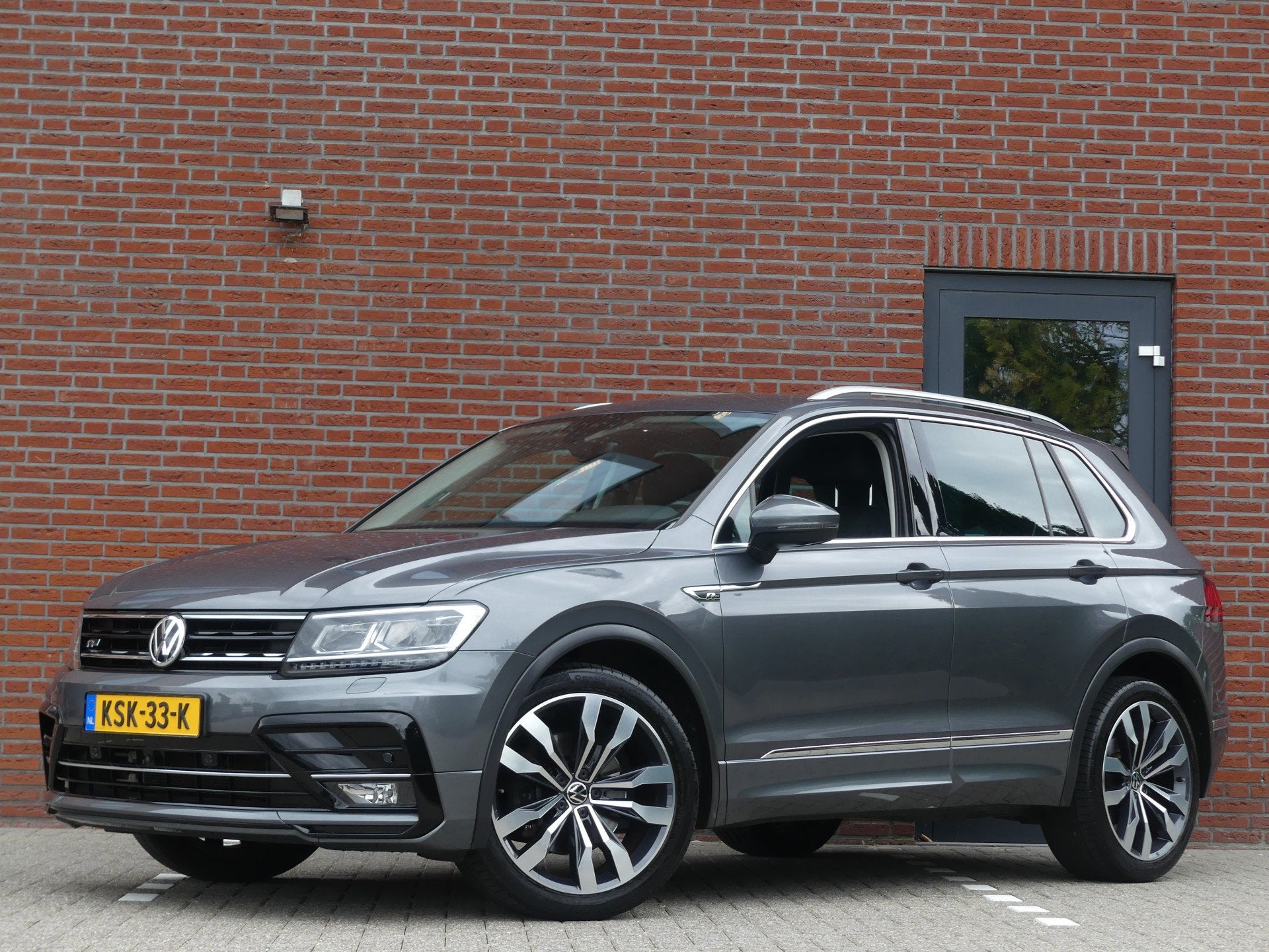 Volkswagen Tiguan 2.0 TSI 4Motion R-Line / Trekhaak / 20 Inc, Auto's, Volkswagen, Automaat, Gebruikt, 1984 cc, Alcantara