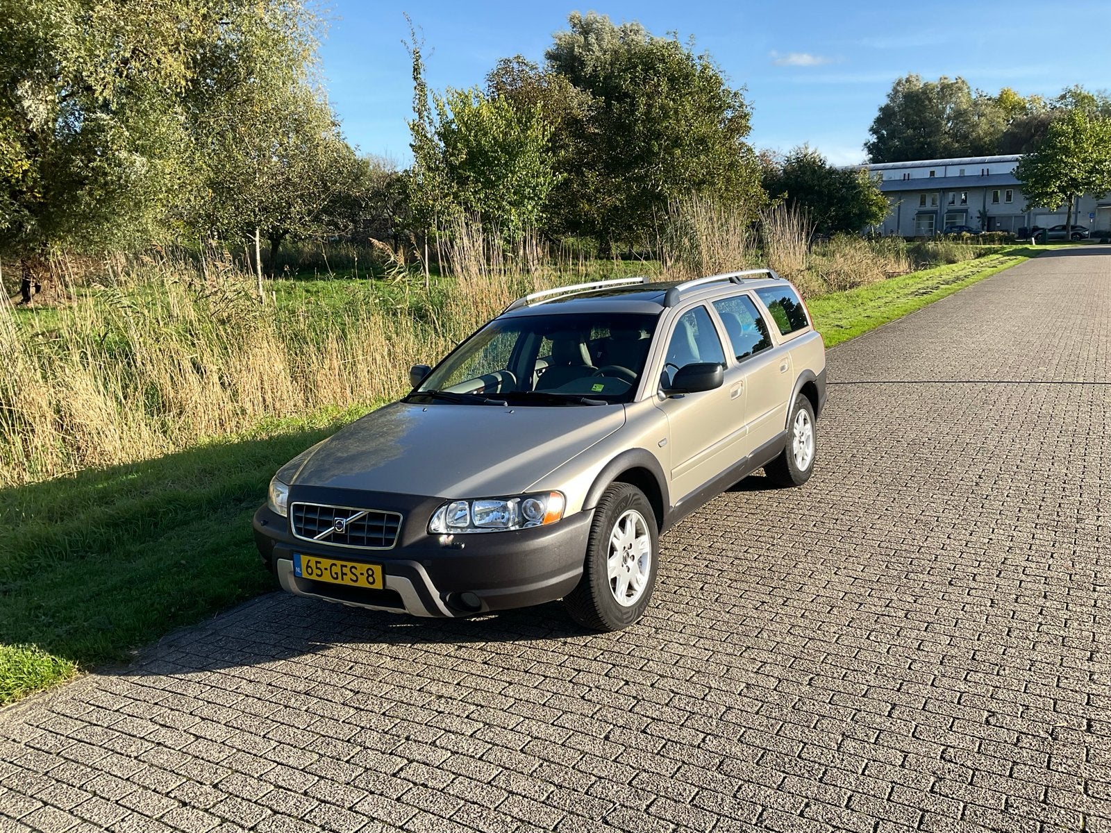 Volvo XC70 awd geartronic 2,5T, 1800 kg, 10 km/l, Stationwagon, Particulier