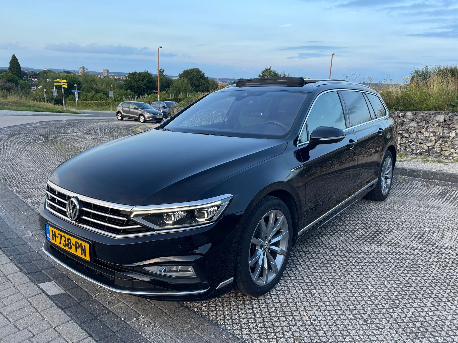 Volkswagen Passat 1.5 TSI 150pk DSG 2020 Zwart, Automaat, 1498 cc, 4 cilinders, Zwart