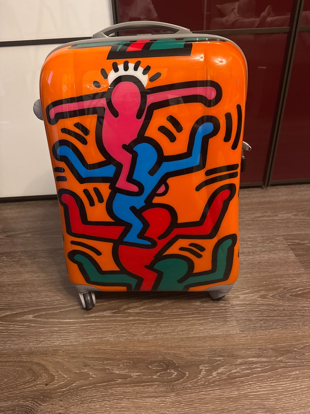 Keith Haring Koffer - Oranje met iconische print, Sieraden, Tassen en Uiterlijk, Gebruikt, 50 tot 60 cm, Hard kunststof, Ophalen of Verzenden