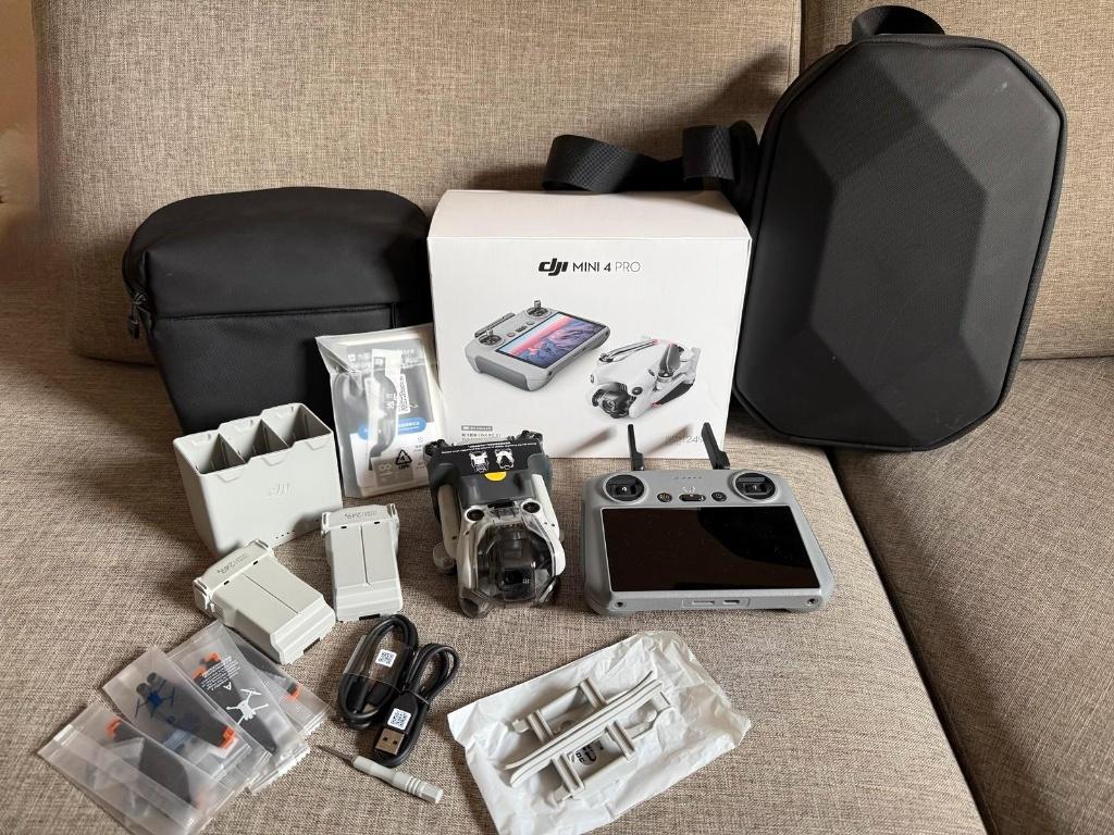 DJI Mini 4 Pro Fly More Combo met RC 2, Cameradrone, Ophalen of Verzenden, Zo goed als nieuw, DJI