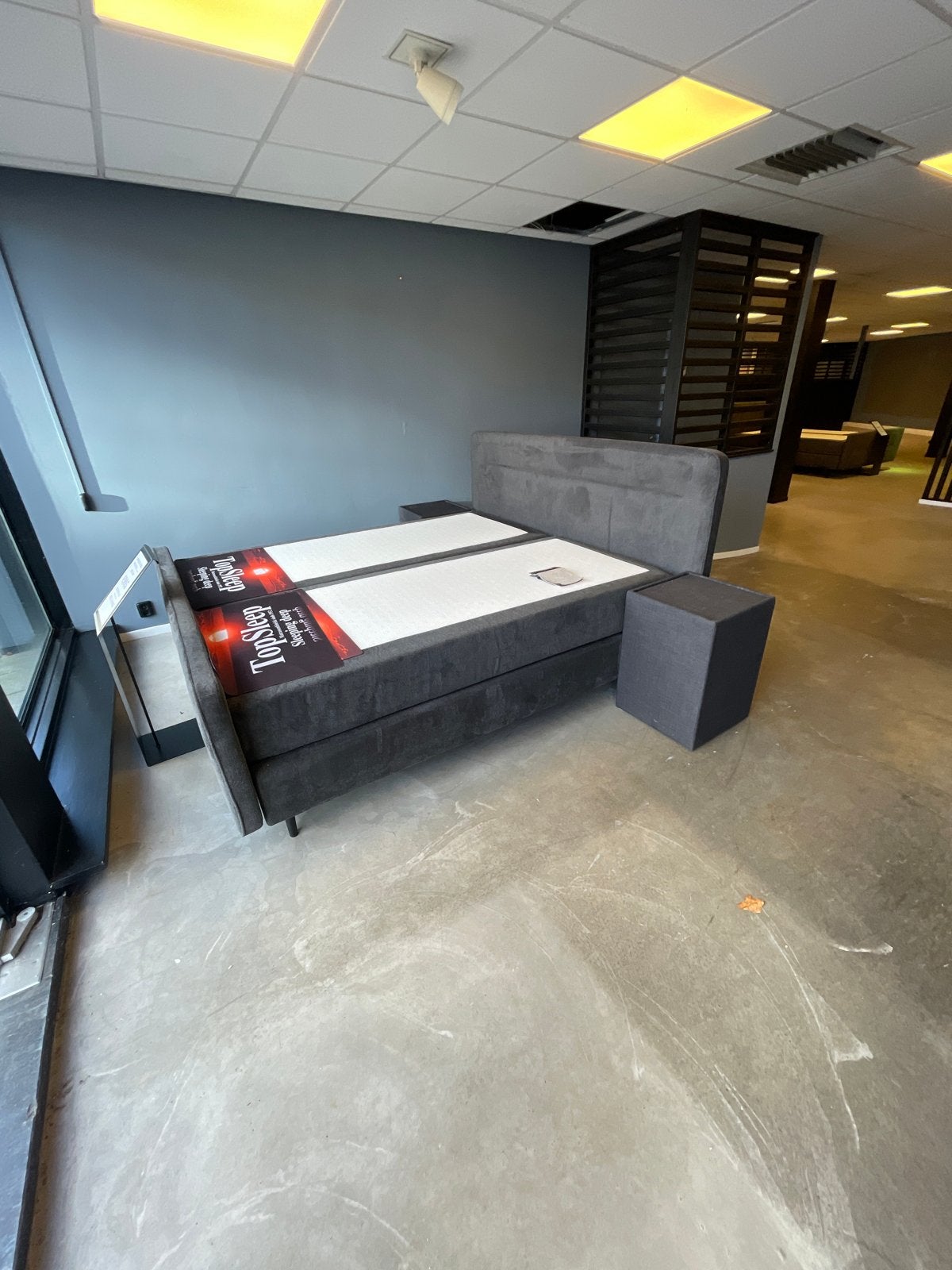 Complete Boxspringset 180x200 met matrassen en nachtkastjes, Ophalen, 180 cm, 200 cm, Nieuw