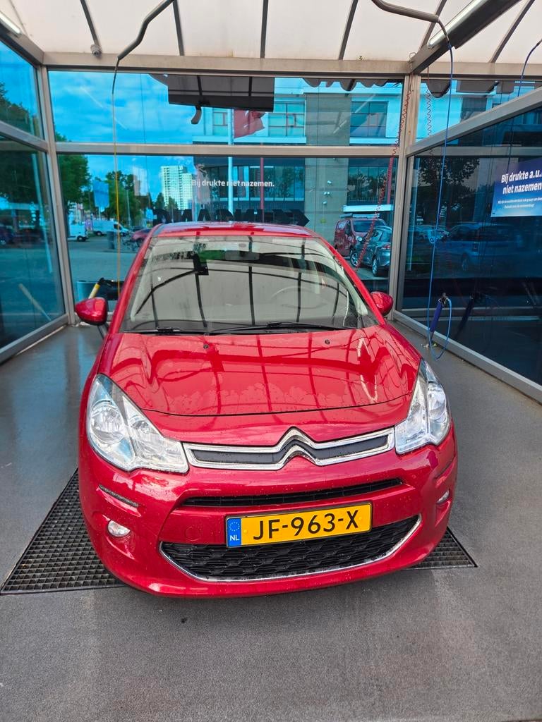 Citroën C3 1.2 Puretech S&S 82pk ETG 2016 Rood, 40 €/maand, 1199 cc, 23 km/l, Origineel Nederlands