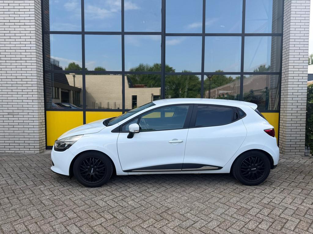 Renault Clio 1.2 Collection, Airco, Navi & Bluetooth, Voorwielaandrijving, Stof, Gebruikt, Handgeschakeld