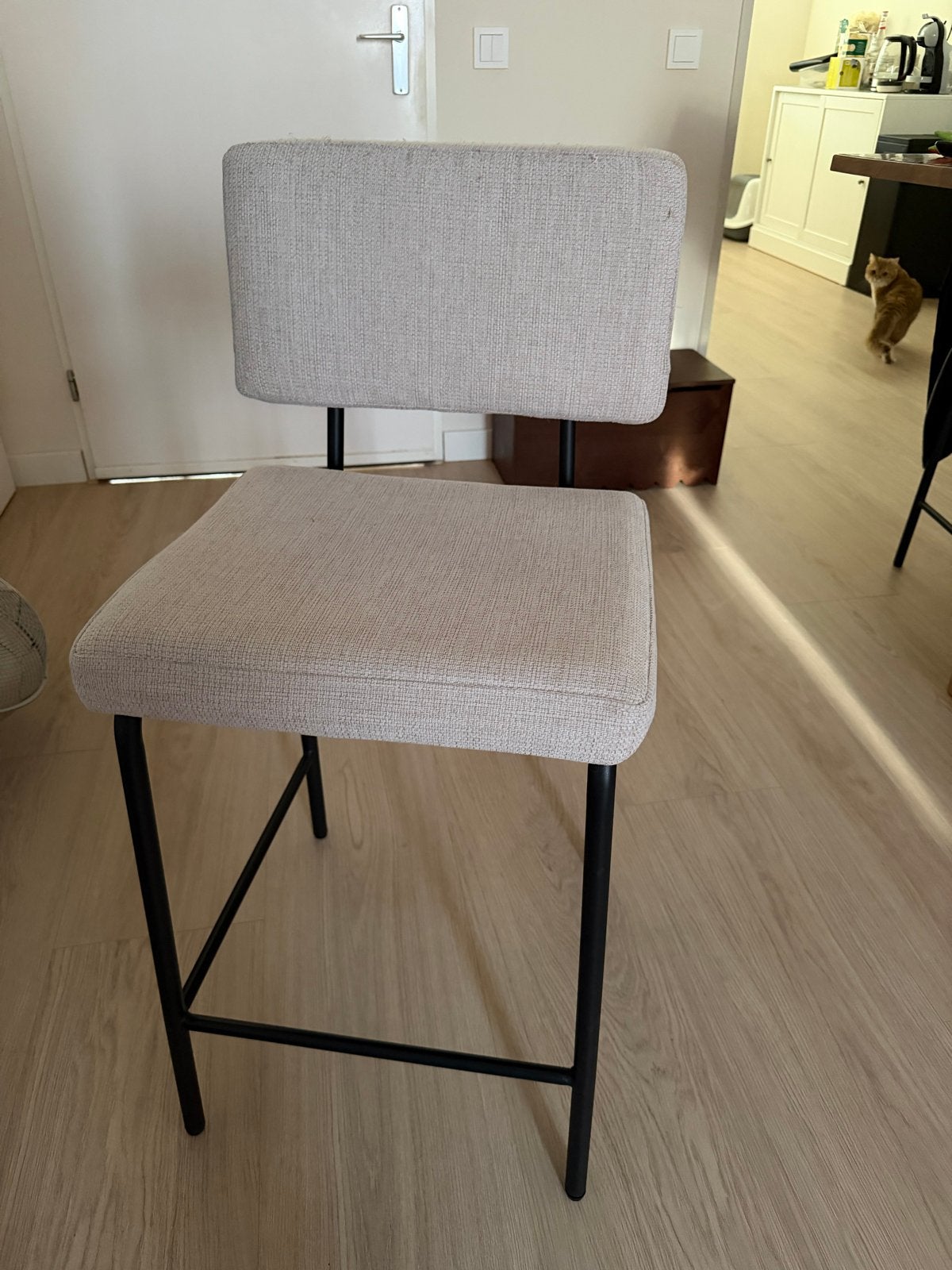 4x Moderne barkruk met rugleuning (beige), Gebruikt, In hoogte verstelbaar, Ophalen of Verzenden, Metaal