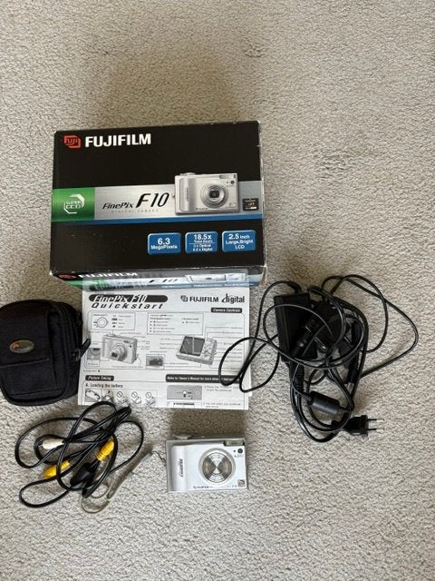 FUJIFILM  FinePix F10 Compactcamera - Compleet met doos, Accu, Zo goed als nieuw, Fujifilm, Compactcamera