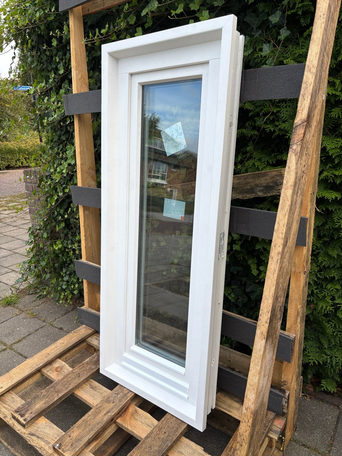 Meranti Kiep/Kantel Raam - HR+++ Glas - RAL 9016, Ophalen, Gevelraam of Ruit, Minder dan 80 cm, 120 tot 160 cm