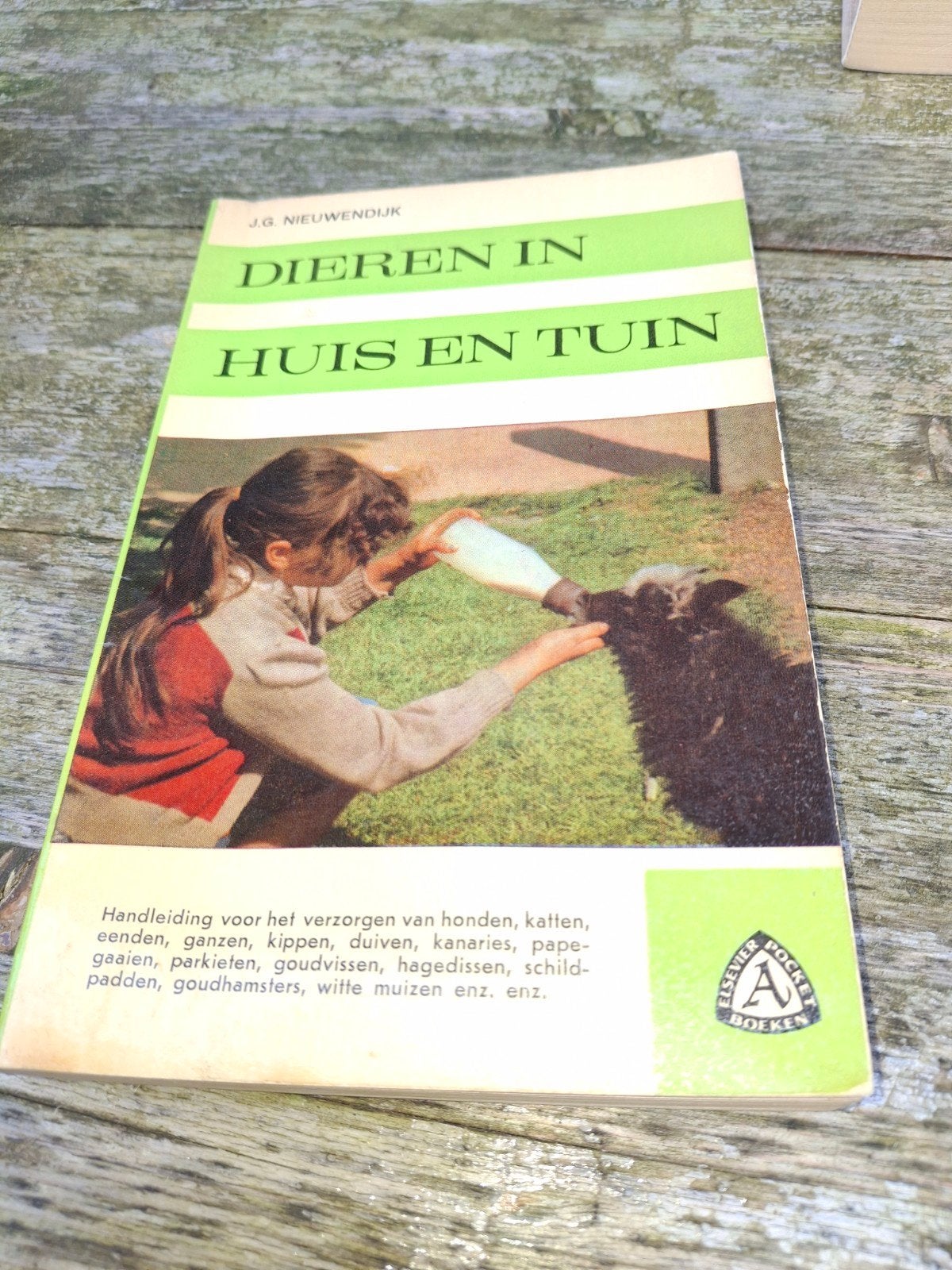 vintage Dieren in Huis en Tuin - J.G. Nieuwendijk (Elsevier, Ophalen of Verzenden, Gelezen, Overige diersoorten, J.G. Nieuwendijk