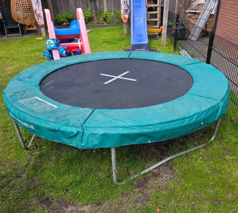 Trampoline 240cm doorsnee, springt goed, Ophalen, Gebruikt