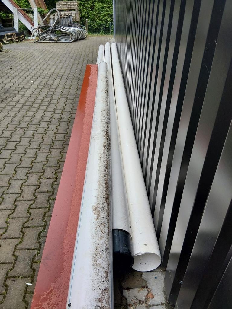 Knieboom, Dieren en Toebehoren