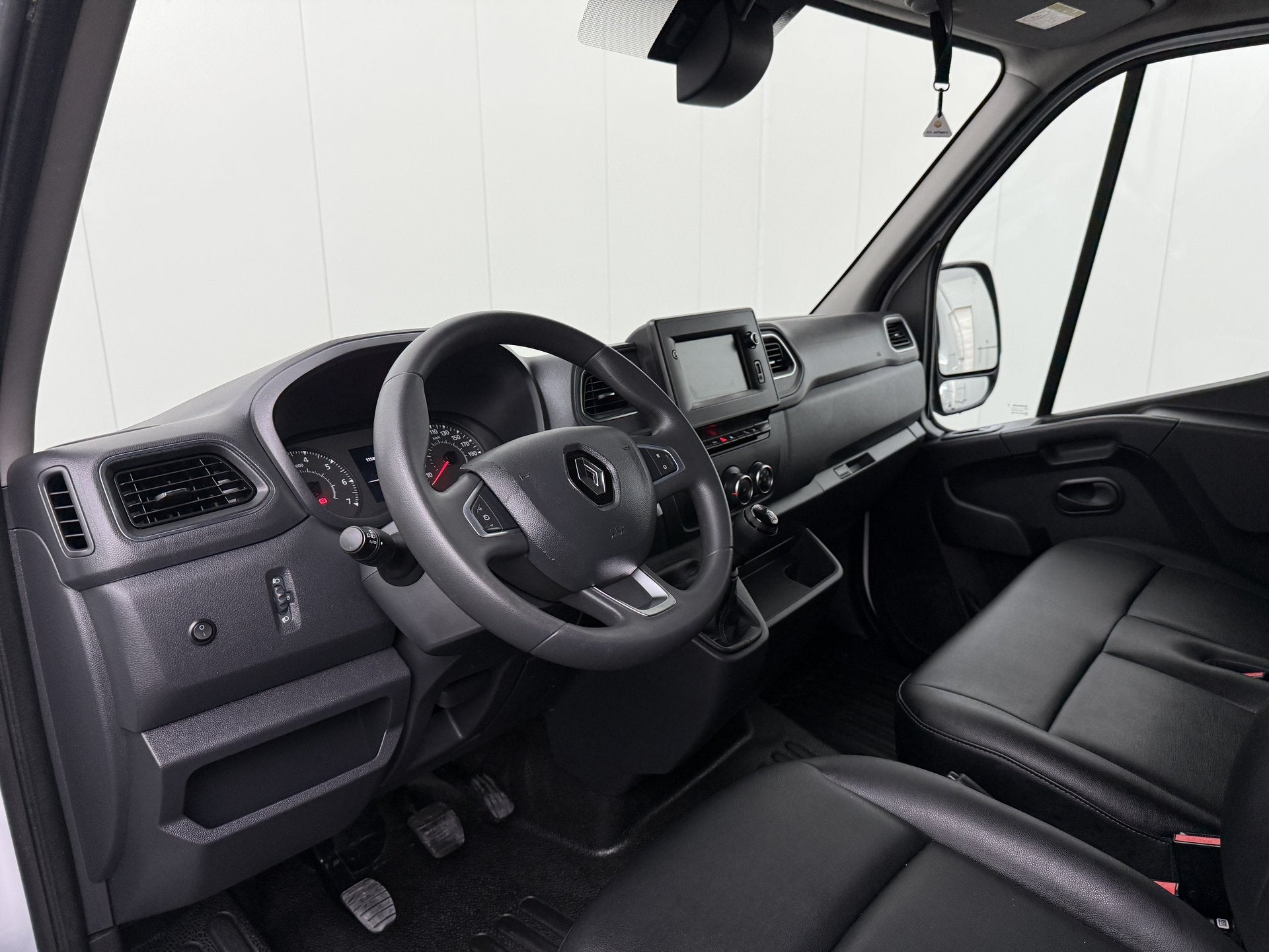 Renault Master 2.3DCi L3H2 | Leder | Navigatie | Camera | Mu, Dealer onderhouden, 136 pk, Gebruikt, Renault