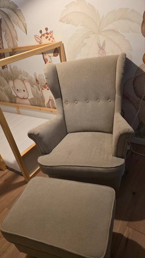Ikea strandmon fauteuil met voetenbankje, Ophalen, 75 tot 100 cm, Zo goed als nieuw, Stof