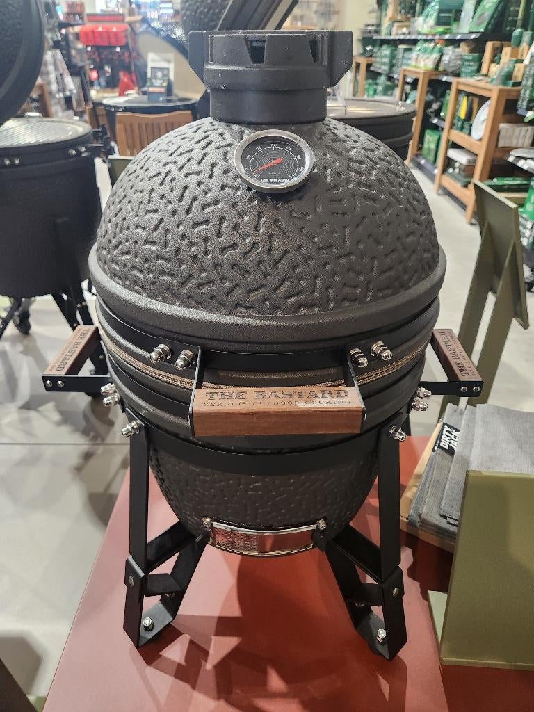 Bastard Urban Compact en Glossy Compact Kamado BBQ, Ophalen of Verzenden, Nieuw, The Bastard, Met accessoires