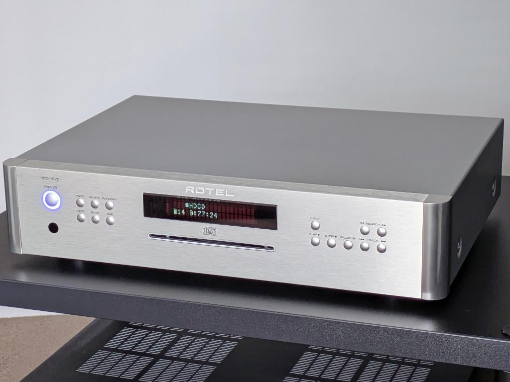 Rotel RCD-1570, topmodel met XLR, nieuw loopwerk, Audio, Tv en Foto, Cd-spelers, Ophalen of Verzenden, Gebruikt, Overige merken