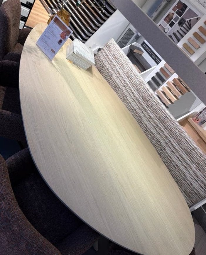 BKS Liv eiken fineer eettafel 240x120 cm Sage Green, Ophalen, 100 tot 150 cm, Eikenhout, Ovaal