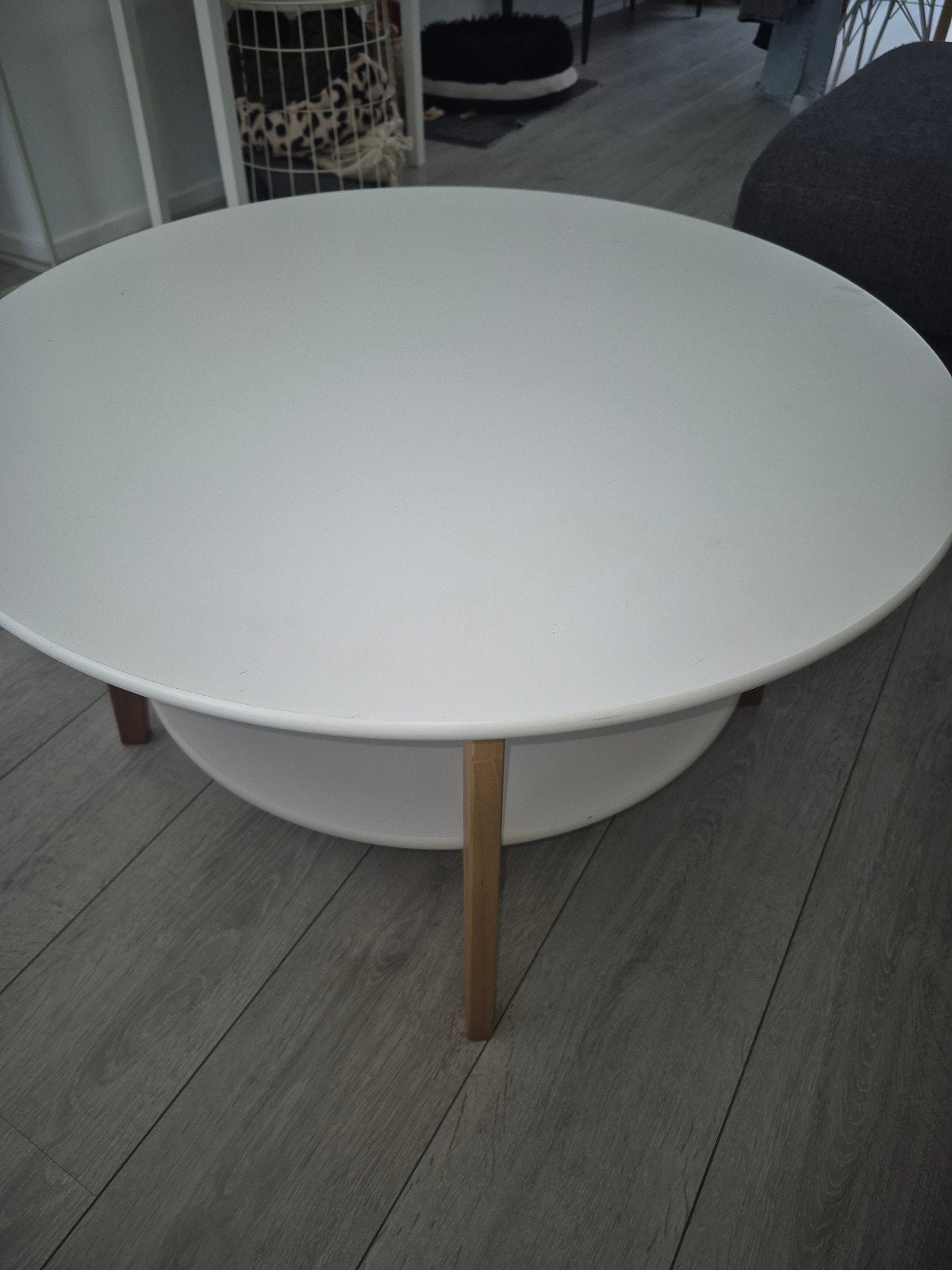 Ronde salontafel met 2 witte bladen en houten poten, Huis en Inrichting, Tafels | Salontafels, Ophalen, Minder dan 50 cm, Gebruikt