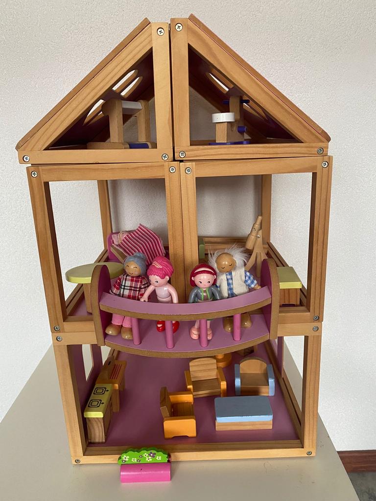 Leuk houten poppenhuis, Ophalen, Zo goed als nieuw, Poppenhuis