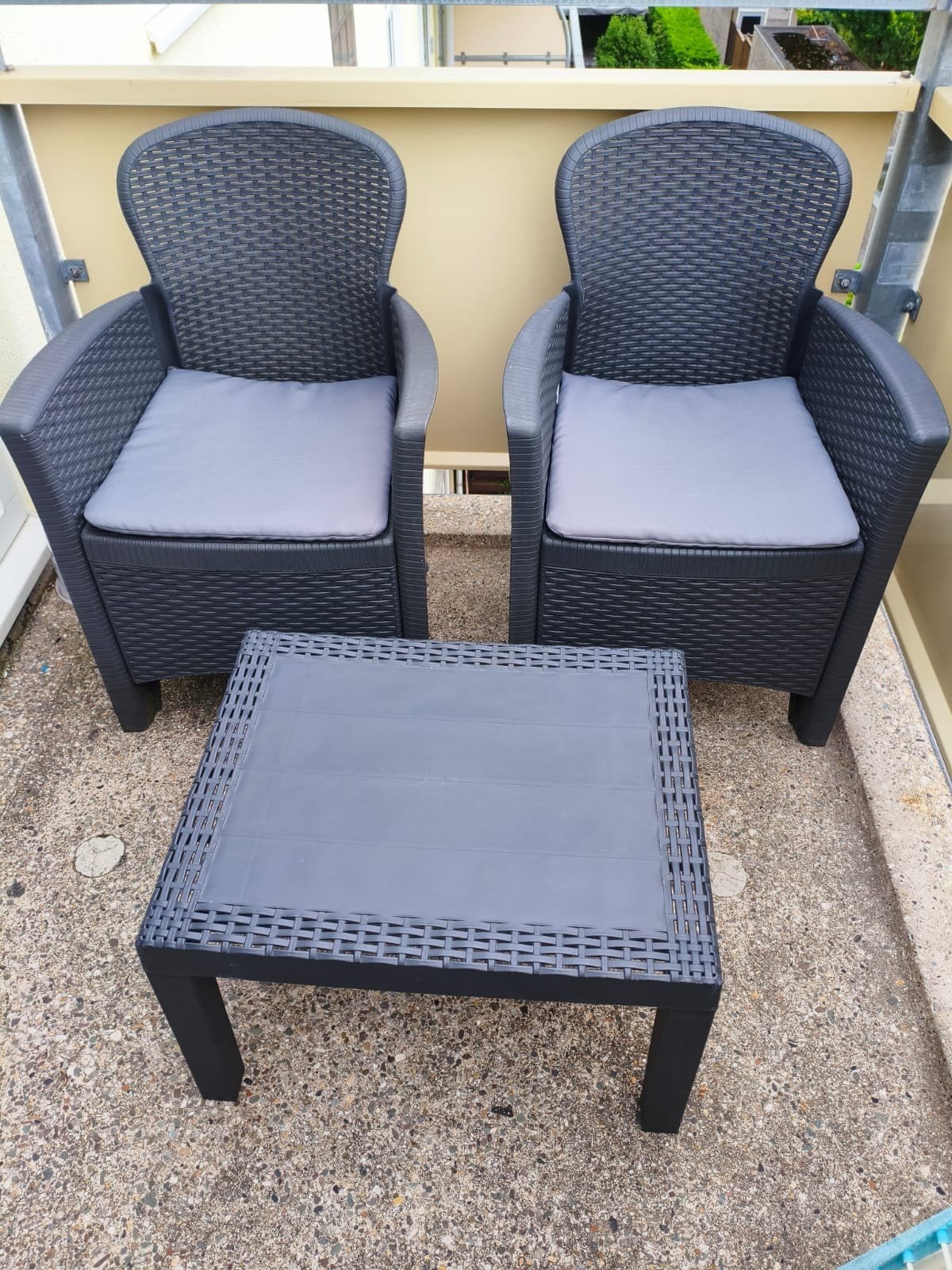 Loungeset met 2 stoelen en bijzettafel - Zo goed als nieuw, Tuin en Terras, Tuinsets en Loungesets, Kunststof, Bijzettafel, Zo goed als nieuw