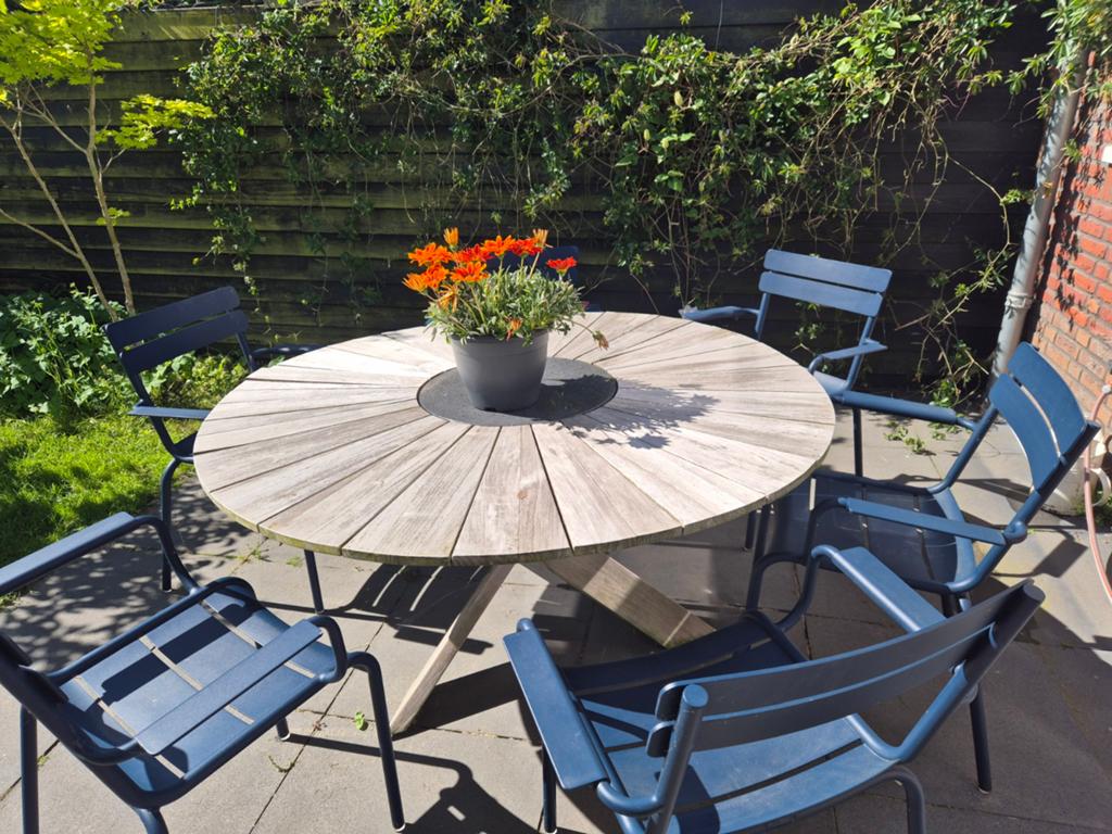 Tuintafel rond. Diameter 150., Ophalen, Gebruikt, Teakhout