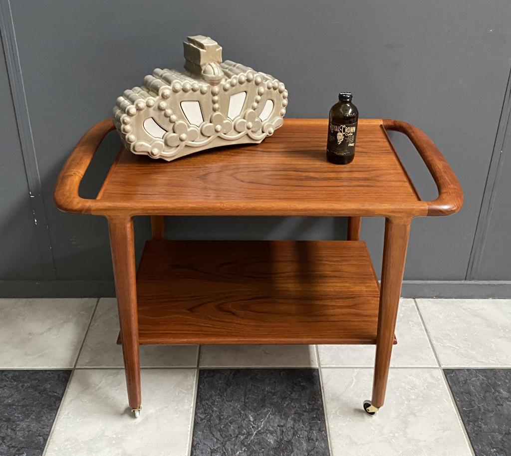 60 jaren OLD STOCK serveerwagen Niels Otto Møller DEENS TEAK, Ophalen, Zo goed als nieuw, Hout, Vintage