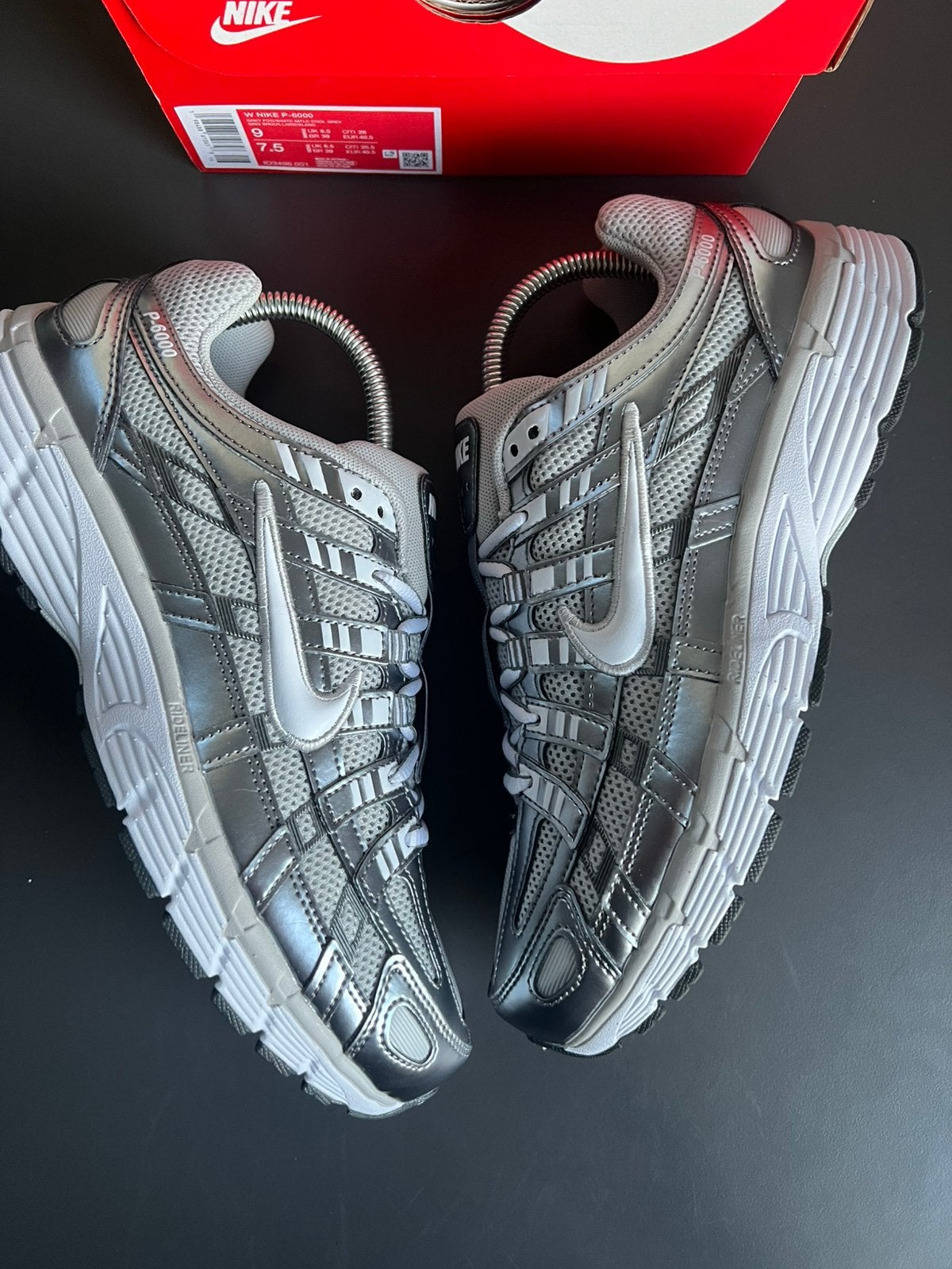 Nike P6000 Grey Fog Metallic Silver - Maat 40,5, Nieuw, Ophalen of Verzenden, Sneakers of Gympen, Grijs