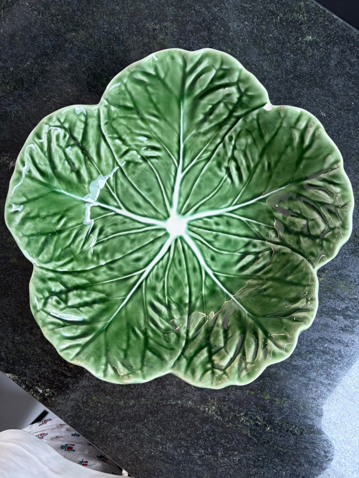 Bordallo Pinheiro saladeschaal cabage groen 29 cm, Gebruikt, Verzenden, Schaal of Schalen, Overige stijlen