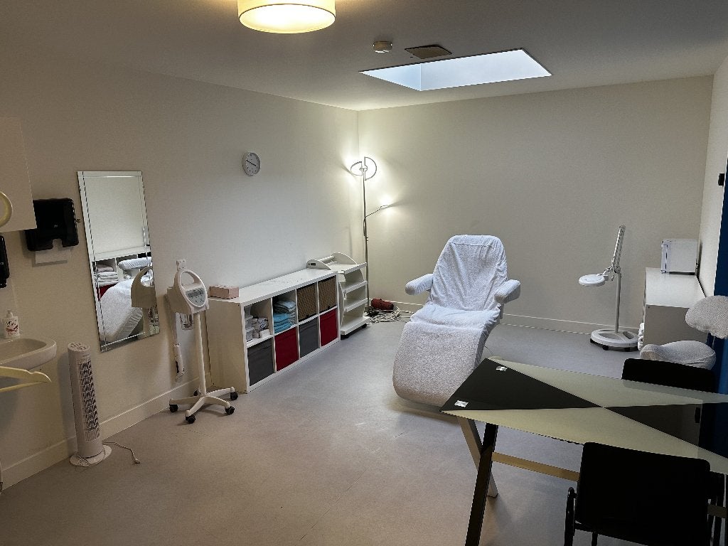 Schoonheidssalon / Massageruimte te huur Amsterdam (20m2), 20 m², Huur, Praktijkruimte