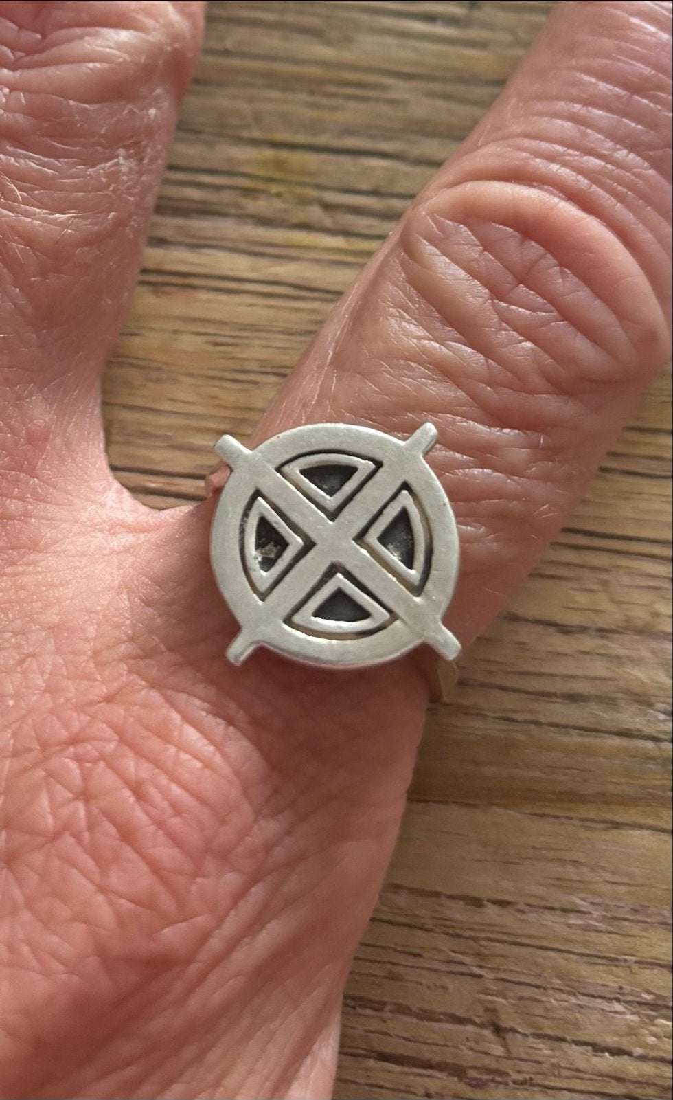 Zilveren ring 925 met uniek symbool, maat 17.6, Gebruikt, Ophalen of Verzenden, 17 tot 18, Dame of Heer