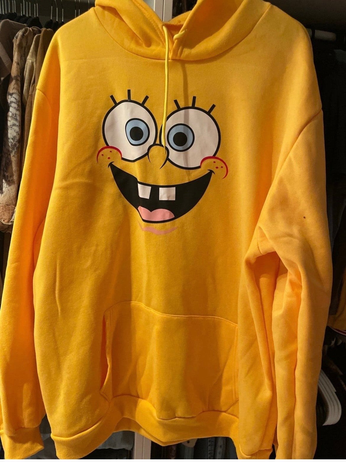 Carnaval Sweater Spongebob - Geel M, Maat 38/40 (M), Carnaval, Ophalen of Verzenden, Kleding