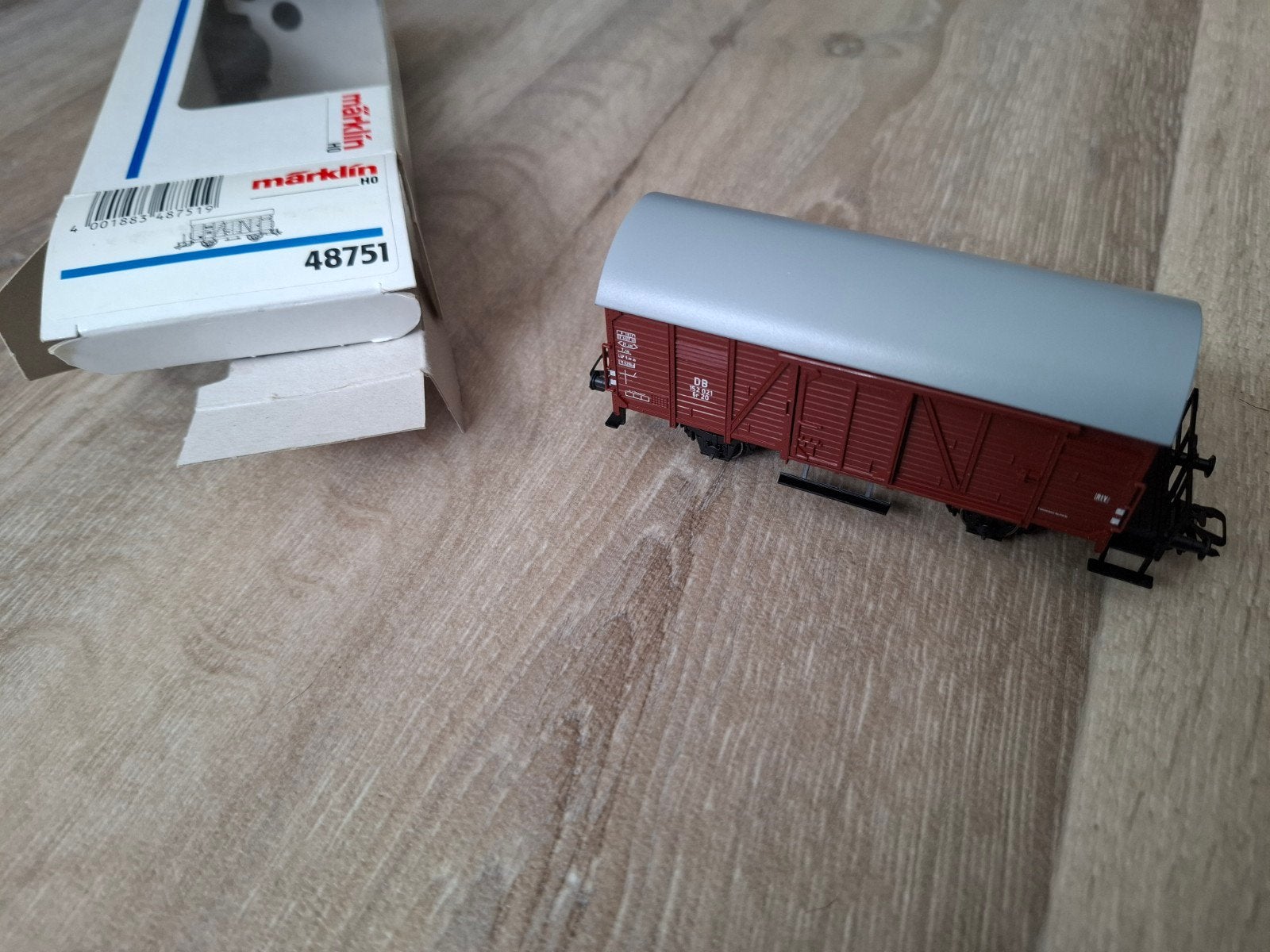 Marklïn 48751 gesloten goederenwagon DB, Hobby en Vrije tijd, Wisselstroom, Wagon, Ophalen of Verzenden, Zo goed als nieuw