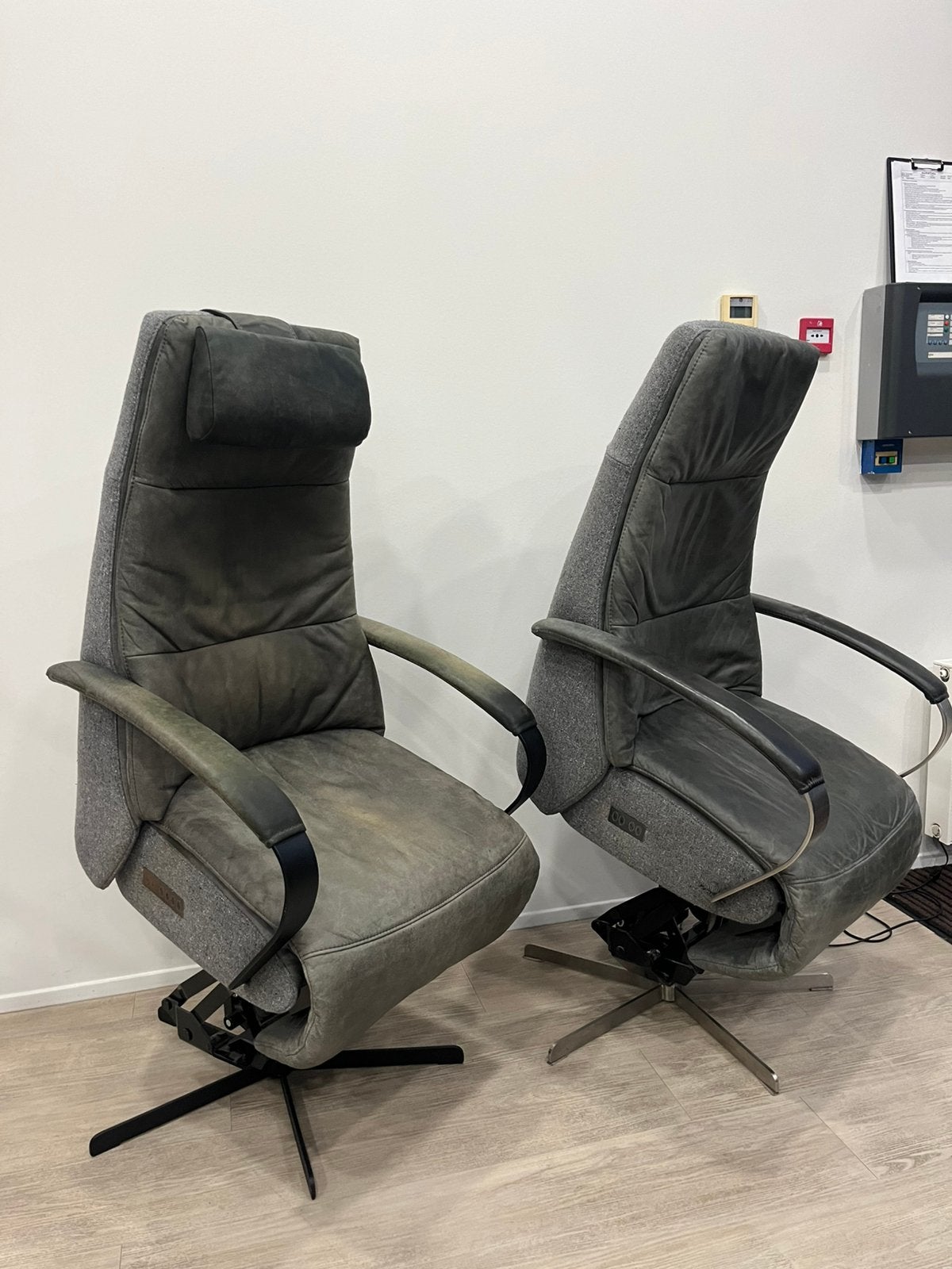 2 Prominent Humberto E100 Groen/Grijs Relaxfauteuil Sta-op L, Huis en Inrichting, Fauteuils, Ophalen, Minder dan 75 cm, Zo goed als nieuw
