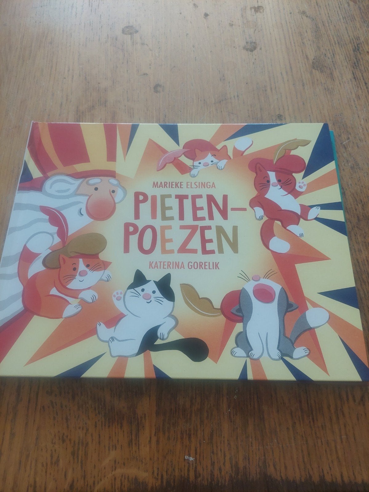 Sinterklaas boeken: Pietenpoezen & Sint en de Magische Noot, Boeken, Jongen of Meisje, Ophalen of Verzenden, Zo goed als nieuw
