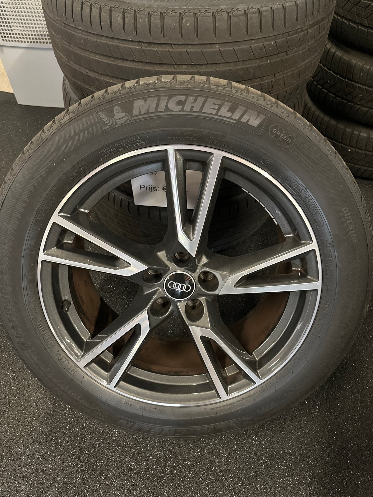 Audi Q5 19 inch velgen met Michelin zomerbanden 235/55 R19, Auto-onderdelen, Banden en Velgen, 19 inch, Gebruikt, Banden en Velgen