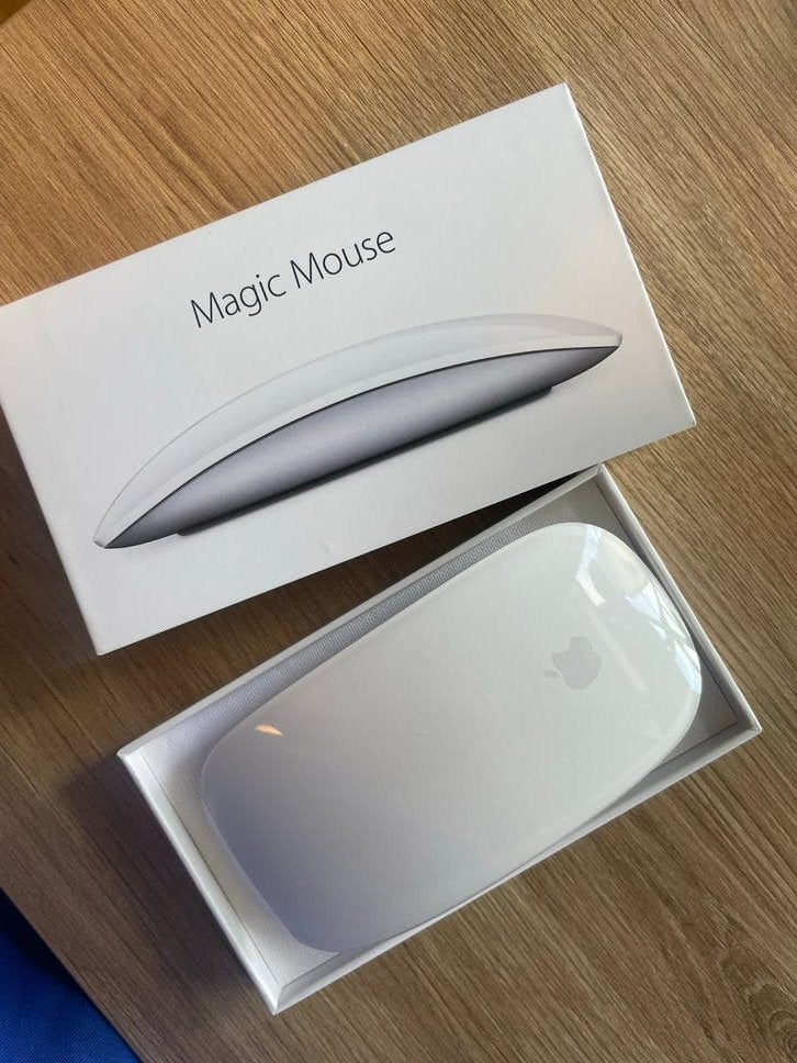 Apple Magic Mouse 2, Ophalen of Verzenden, Gebruikt, Draadloos, Muis