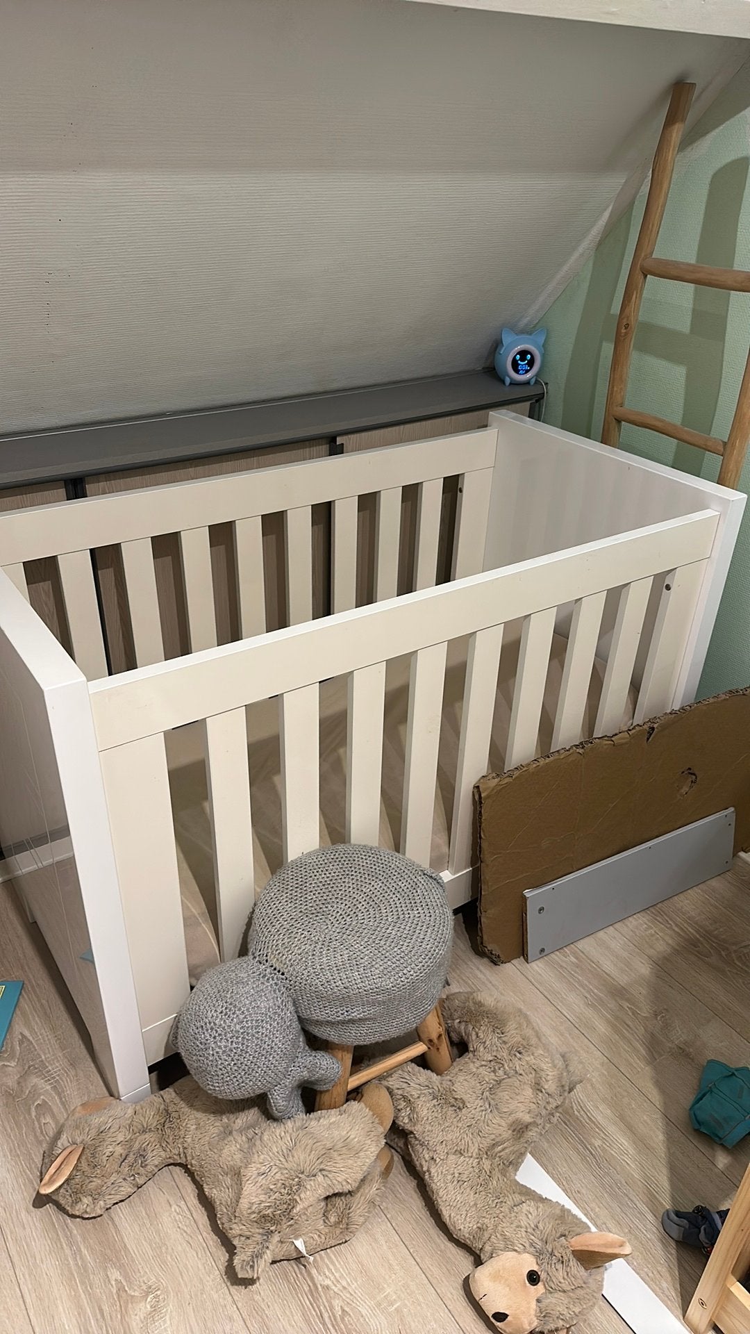 Babybed - ledikant GRATIS ophalen moet zsm weg, Kinderen en Baby's, Kinderkamer | Complete kinderkamers, Ophalen, Zo goed als nieuw