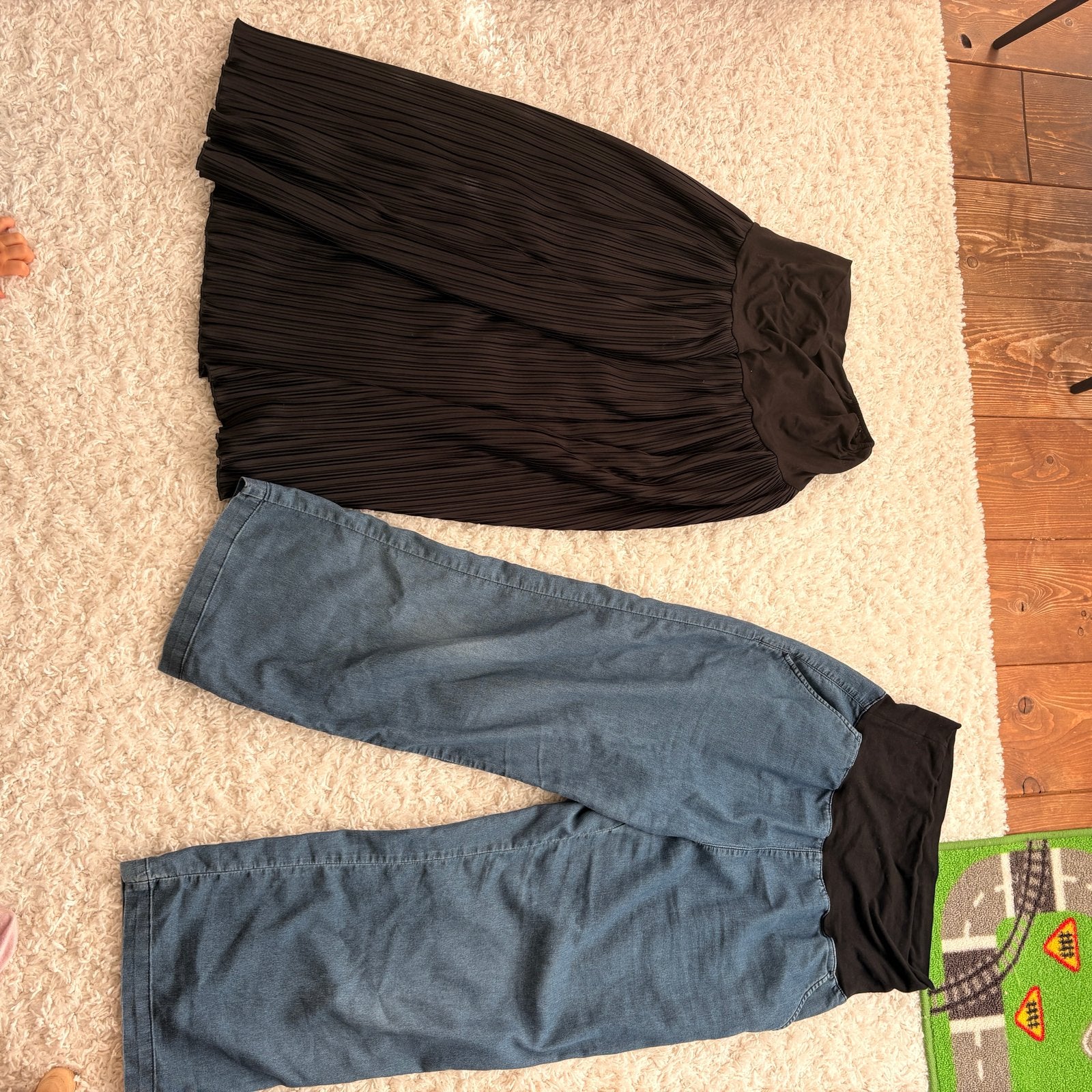 Maternity Clothes Set – 17 Items/ Zwangerschapskleding set, Meerkleurig, Gedragen, Broek of Spijkerbroek, Ophalen
