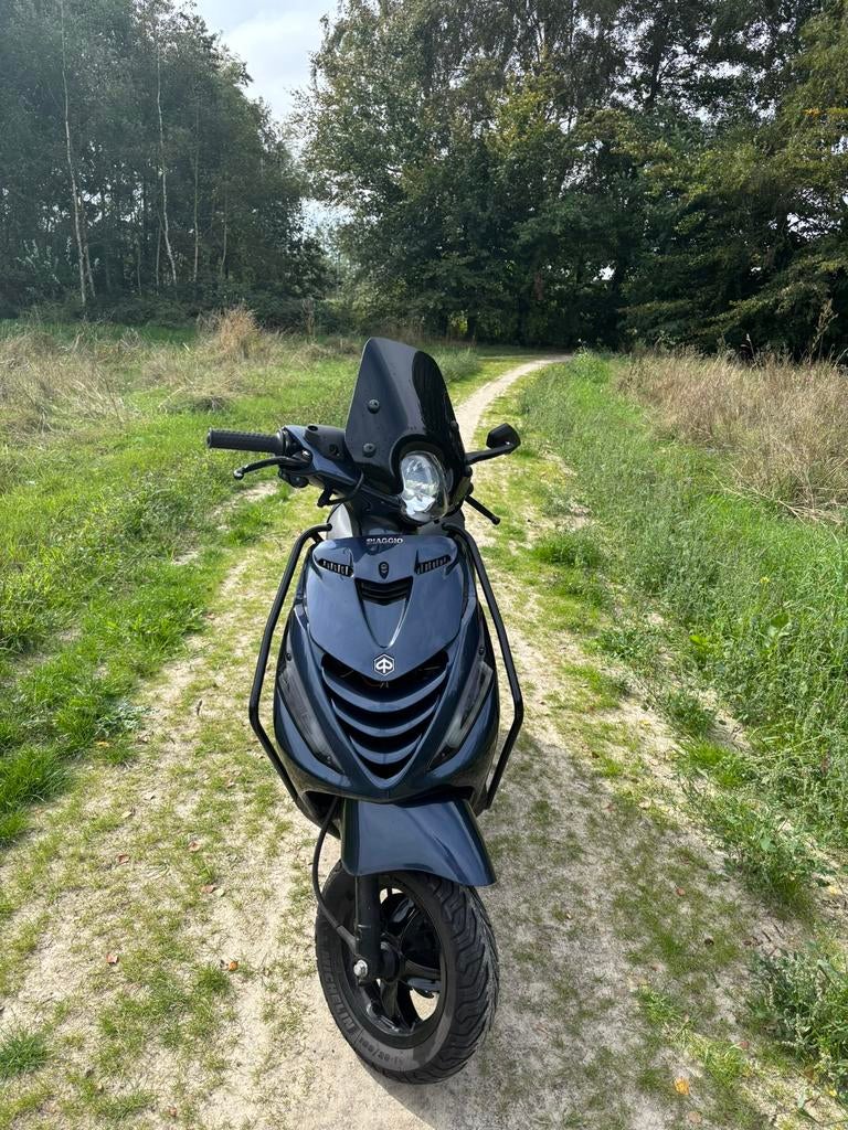 Piaggio zip 50cc 4t, Fietsen en Brommers, Scooters | Piaggio, Ophalen, Zo goed als nieuw, Benzine, Zip