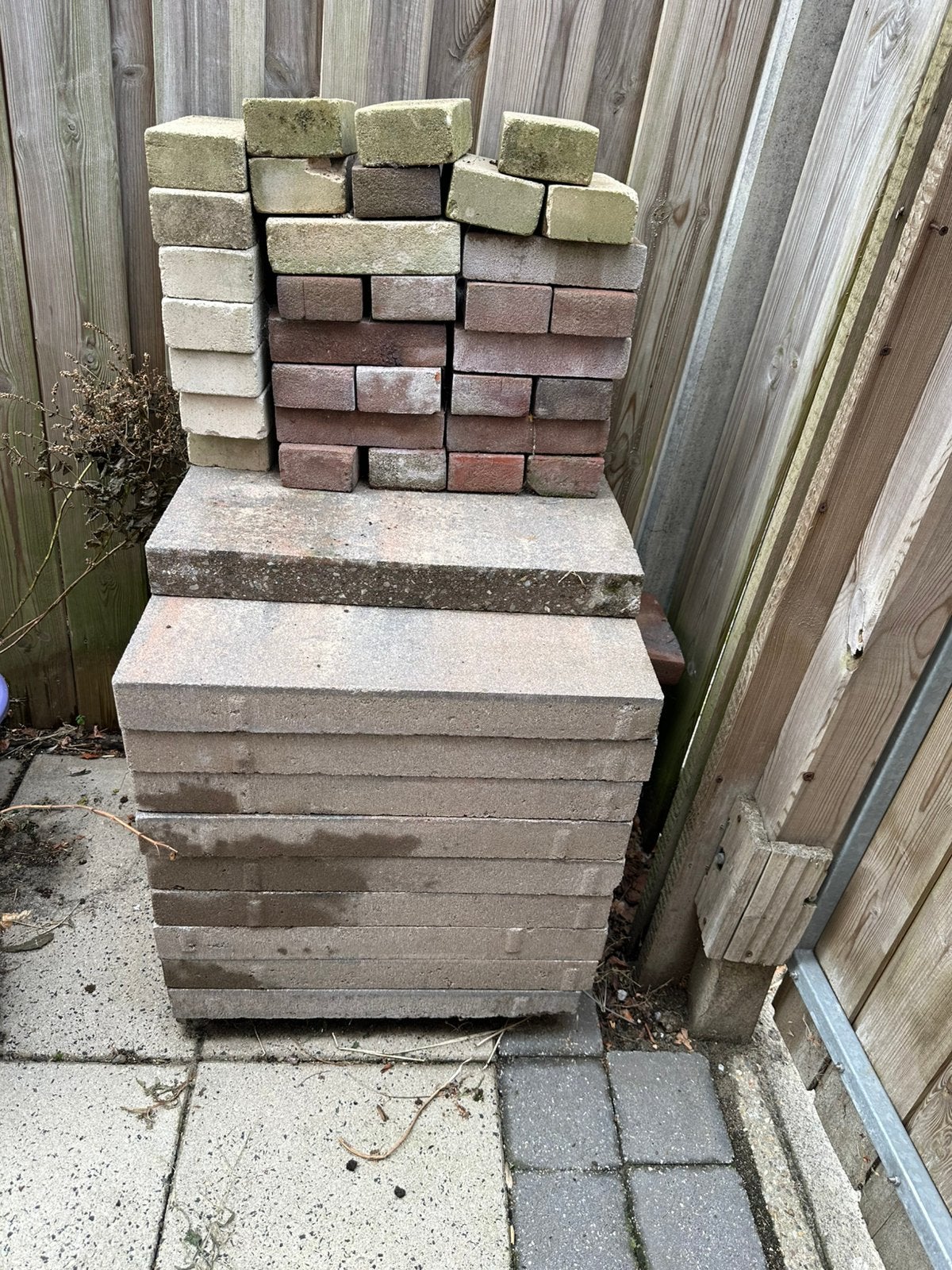 Gratis terrastegels 60x60, Ophalen, Zo goed als nieuw, Beton, Terrastegels