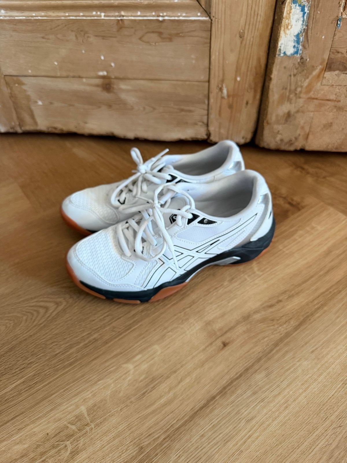 ASICS GEL-SPIKE indoorschoenen - Maat 37, Ophalen, Gebruikt