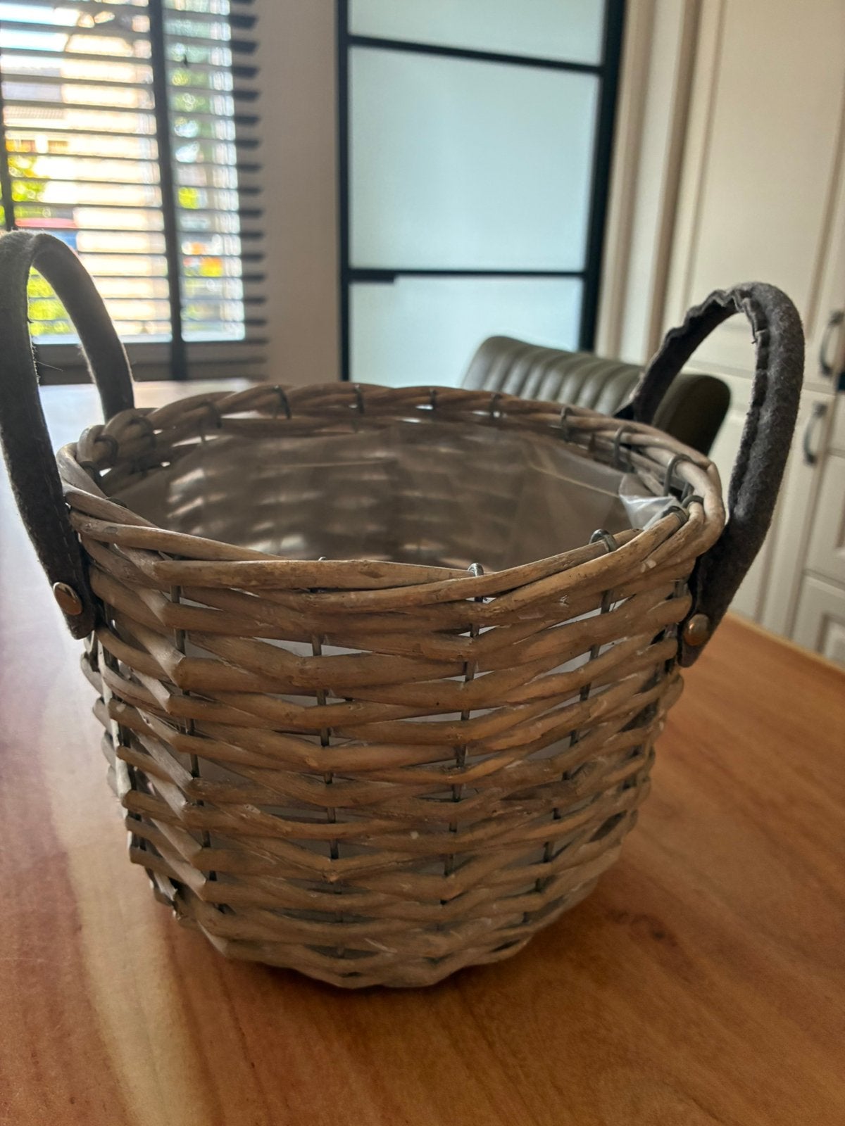 Gratis rotan bloempot, 16x20cm (hxØ), Overige materialen, Rond, Ophalen of Verzenden, Zo goed als nieuw