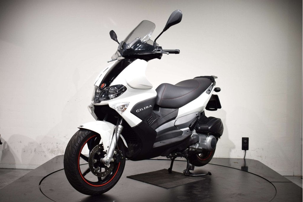 Gilera Runner RST 125 4t | 2011 | 9.000km, Piaggio & C. SpA, Viale Rinaldo Piaggio, 25, 56025 Pontedera PI, Italië, Zo goed als nieuw