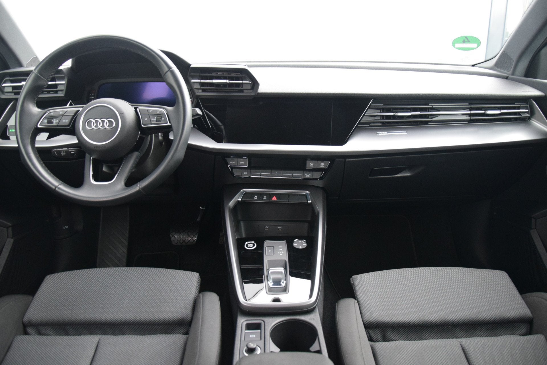 Audi A3 Limousine 30 TFSI Advanced edition Digi/Cockpit Led, Dealer onderhouden, Stof, Gebruikt, Origineel Nederlands