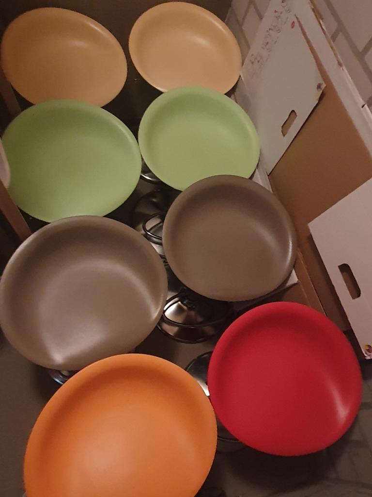 Diverse kleuren BOMBO MAGIS barkrukken (rood/blauw/ivory), Huis en Inrichting, Barkrukken, Ophalen, 5 krukken of meer, 60 tot 90 cm