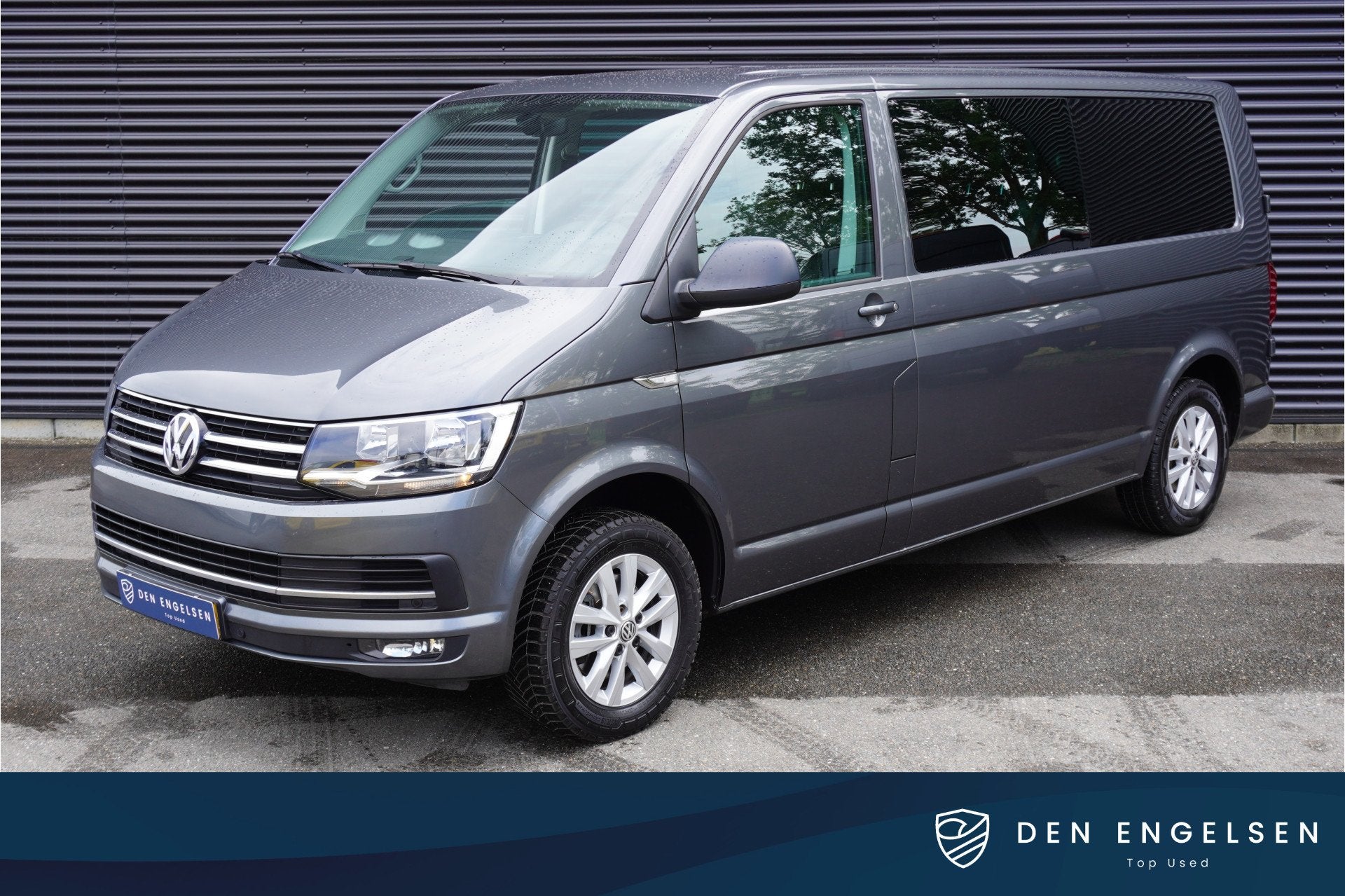 Volkswagen Transporter 140pk Automaat Dubbele cabine L2H1 Le, Auto's, Euro 5, Gebruikt, Zwart, 4 cilinders