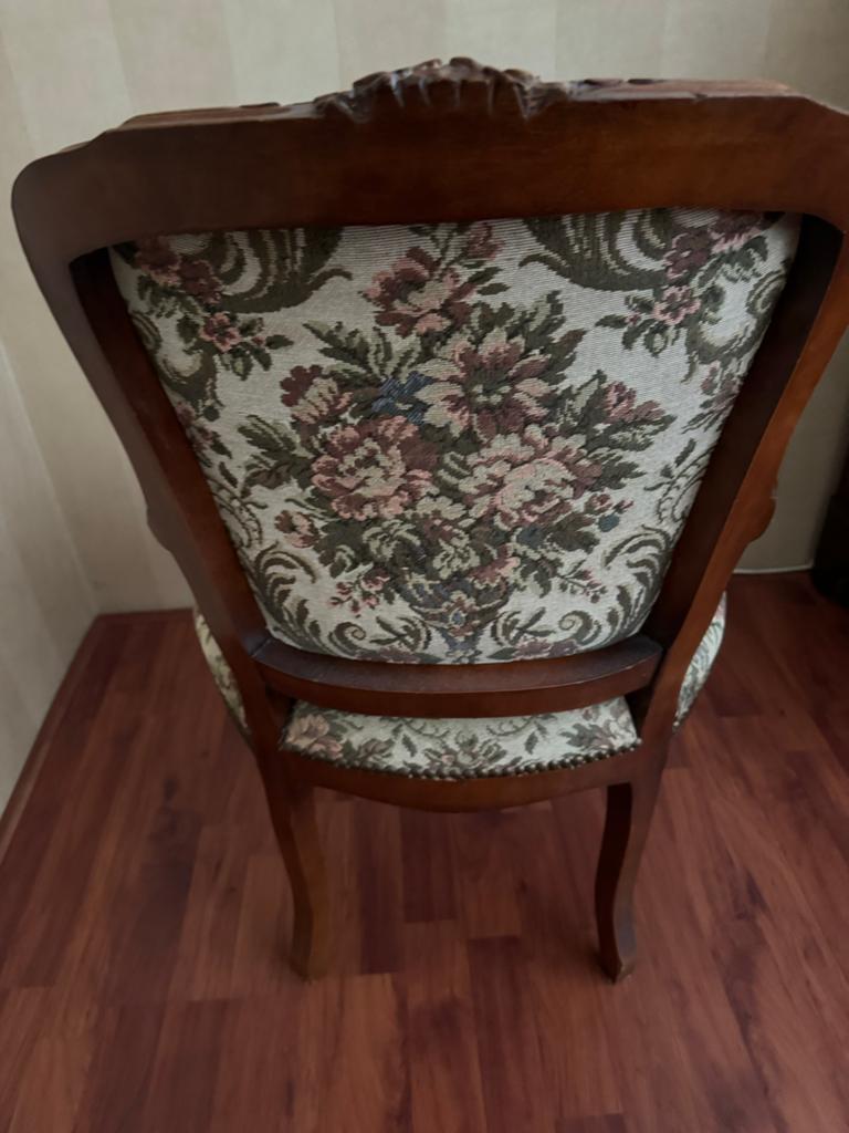 Lodewijk stoel; Antieke fauteuil met bloemenpatroon., Antiek en Kunst, Antiek | Meubels | Stoelen en Banken, Ophalen