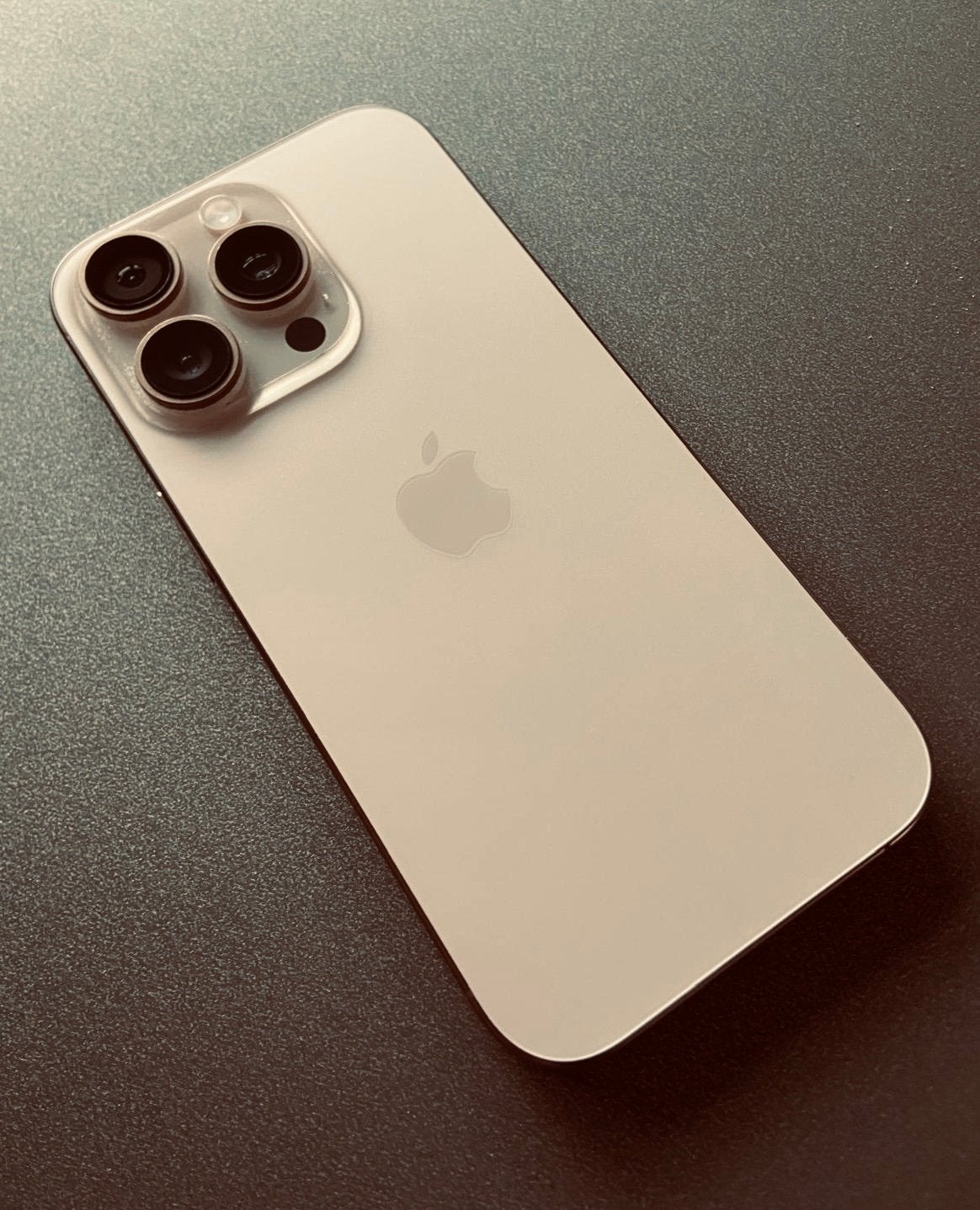 iPhone 16 Pro 256GB White Titanium – krasvrij – 91% batterij