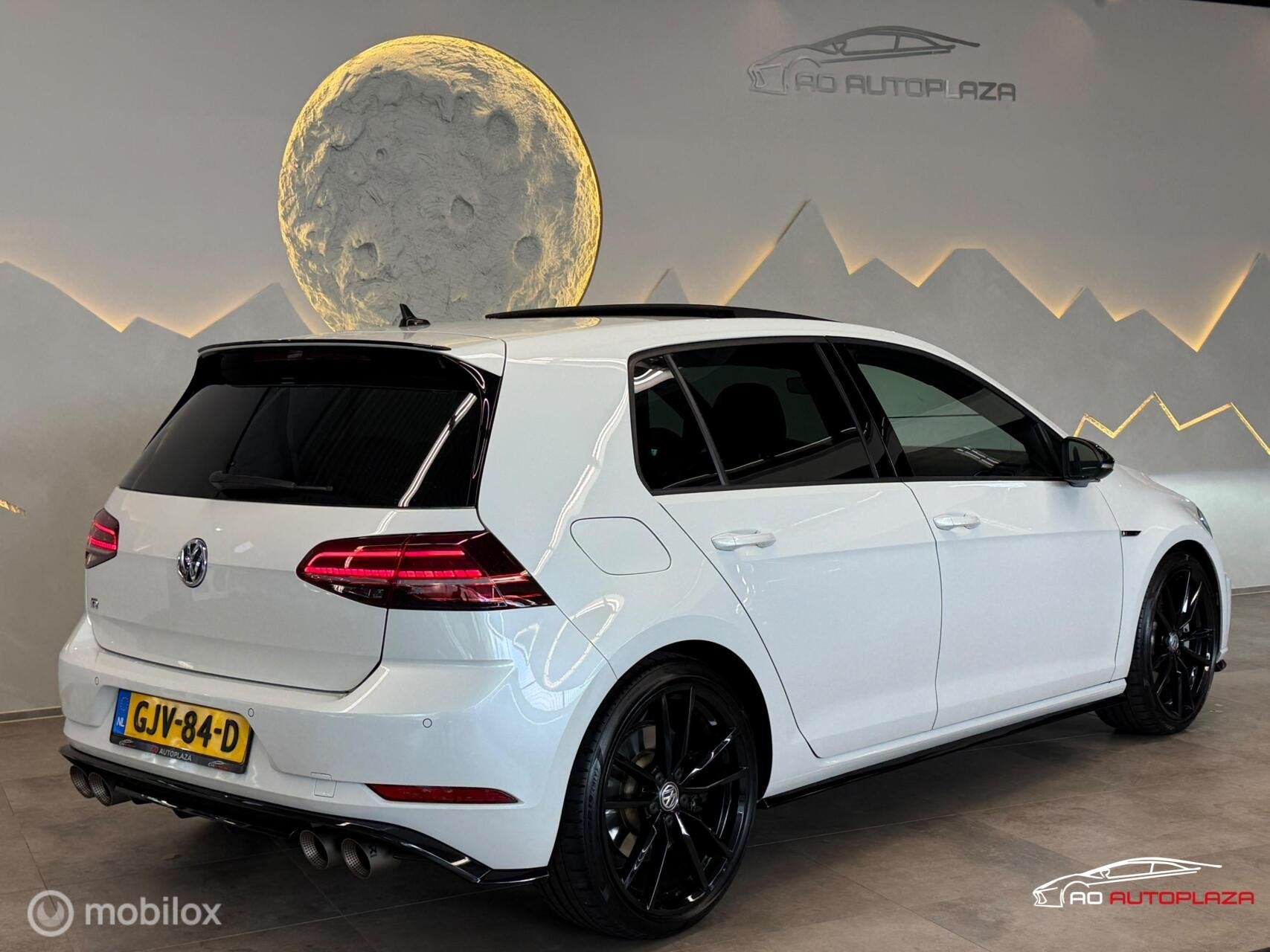 Volkswagen Golf 2.0 TSI 4Motion R Panorama/Akrapovic/Keyless, Automaat, Euro 6, 4 cilinders, 1984 cc